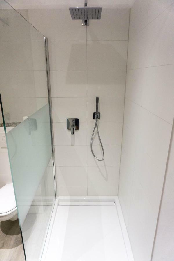 Moderne 70 Qm Wohnung Mit Grosser Dachterrasse Kinheim Buitenkant foto